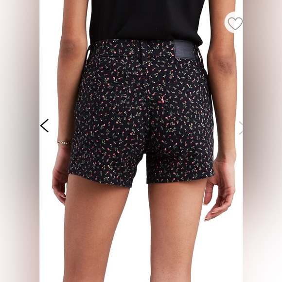 NWOT Levi’s Women’s Shorts Rose Bud Print Mid Rise Denim Shorts Black Pink size - Picture 2 of 7